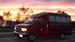 sightseeing-tours-hollywood-beverly-hills-bel-air-celebrities-landmarks-all-star-showbiz-tours-bus-sunlight Showbiz sightseeing tours in Hollywood, Beverly Hills and Bel Air from All Star Showbiz Tours.